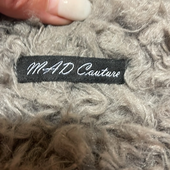 Sweaters - Picture 5 of 6